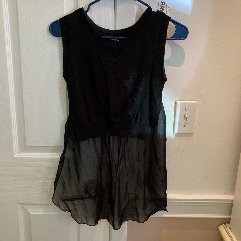Black Crop top with flairy back size S